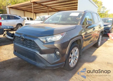 2021 Toyota Rav4 Xle Premium z USA, uszkodzony, nr VIN 2T3A1RFVXMC160043